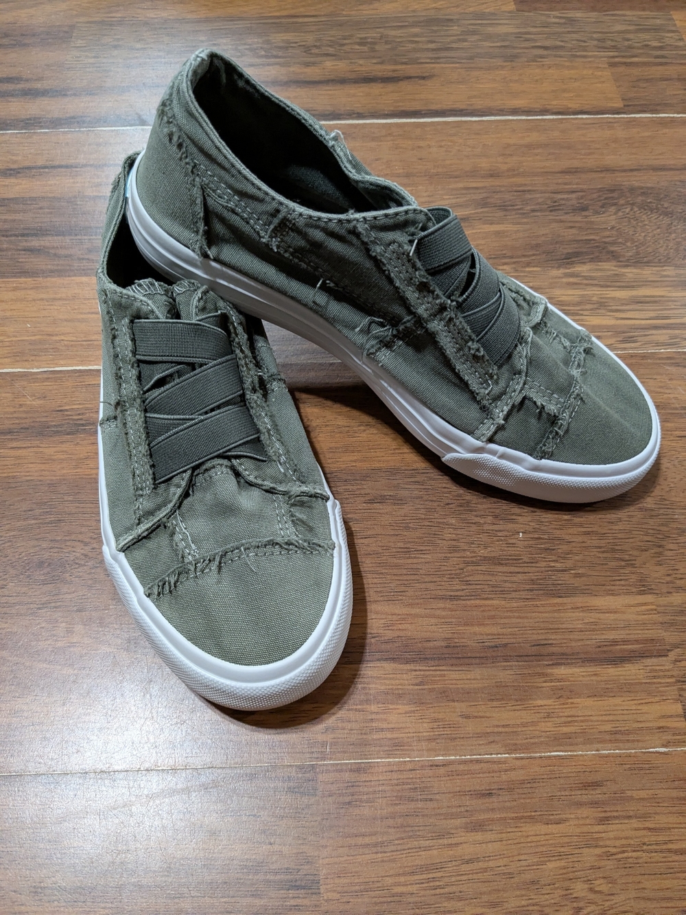 Blowfish Malibu Olive Green Slip-On Canvas Sneakers with Elastic Laces